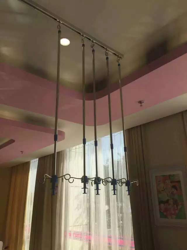 【天軌輸液架】越來(lái)越多的客戶選擇藍(lán)品盾家的